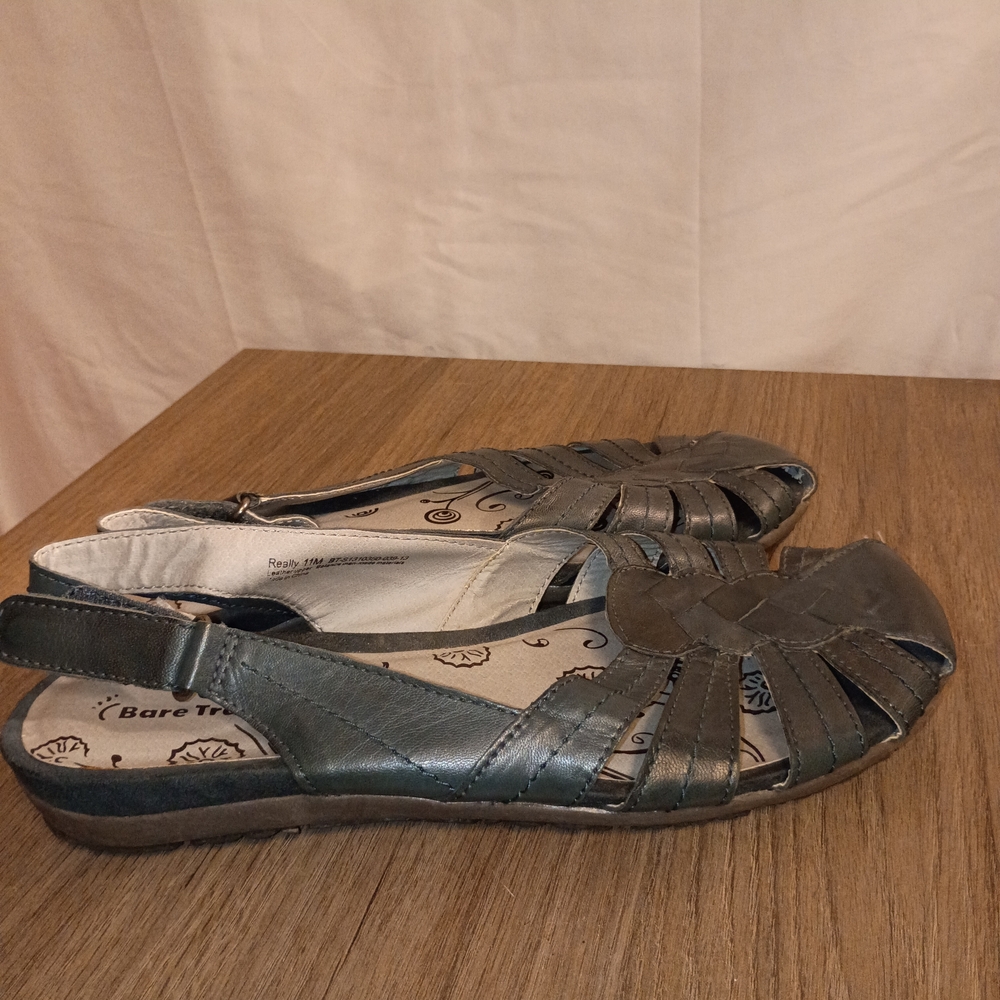 BareTraps Women's Black Slingback Shoes